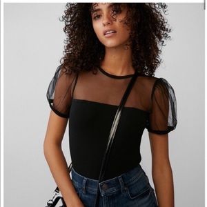 Short sleeve balloon sleeve mesh top